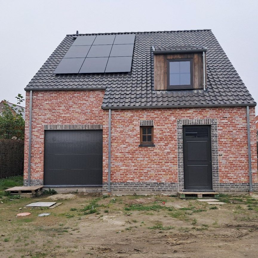 Hedendaagse villa, kwaliteitsvol en energiezuinig afgewerkt - Photo 1