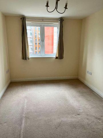 City Centre Apartment Exeter, EX4 - Photo 4