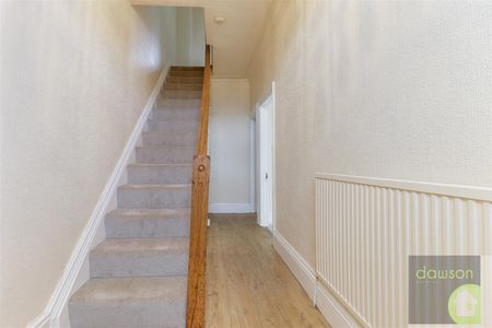 4 bed terraced house to rent in Huddersfield Road, Halifax - Photo 3