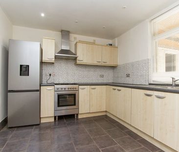 3 Bed Terraced House, Hipswell Highway, CV2 - Photo 4