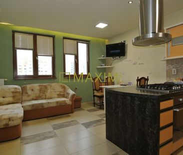 Prenájom 3-izb. bytu na Hálovej uici v Petržake - Photo 1