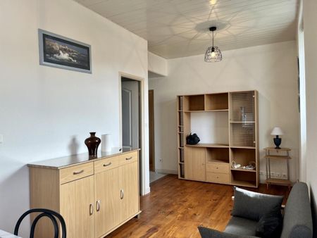 APPARTEMENT T2 [MEUBLE] A LOUER A ROANNE - GARE - Photo 2