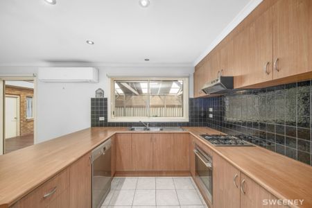 Spacious three bedroom home in quiet and convenient location - Photo 2