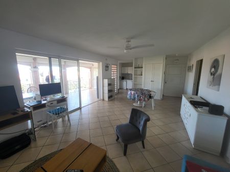 Location Appartement 3 pièces 68m² LE GOSIER 97190 - Photo 2