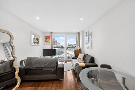 Viridian Apartments, 75 Battersea Park Road, Battersea, London, SW8 4DA - Photo 2