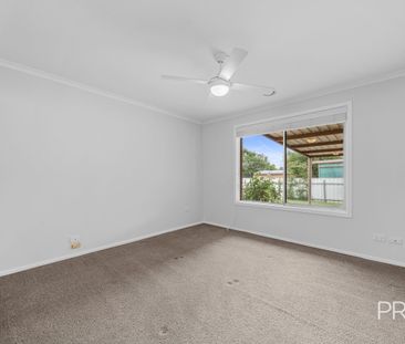 3 Undurra Dr, Glenfield Park NSW 2650 - Photo 4