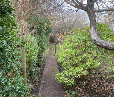 Houseshare on quiet street near Farnborough Mainline Station - Photo 3