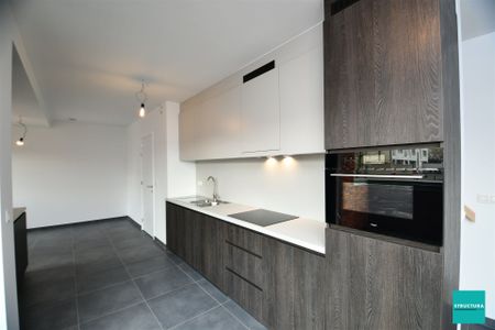 Appartement met groot terras en 2 slaapkamers - Photo 2