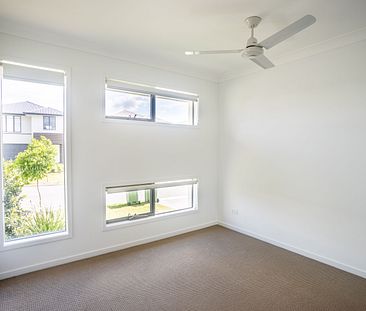 40 Greenview Circuit, ARUNDEL - Photo 1