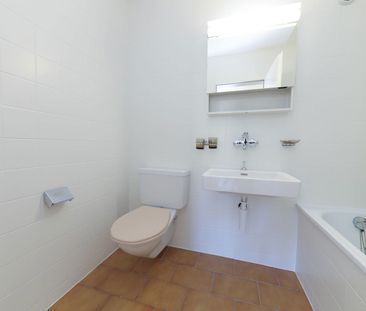 2.5 Zimmer, 63 m², 4. Stock - Photo 3