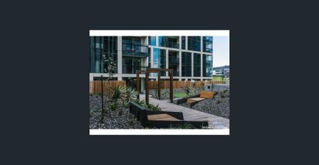 Stylish 1-Bedroom Living in the Heart of Docklands NOW - Photo 4