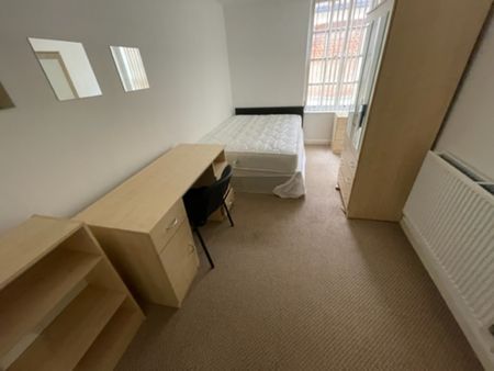 3 Bed Student Accommodation - Photo 3