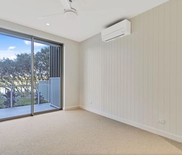 Water edge brand new 2-bedroom unit with private courtyard - Photo 1
