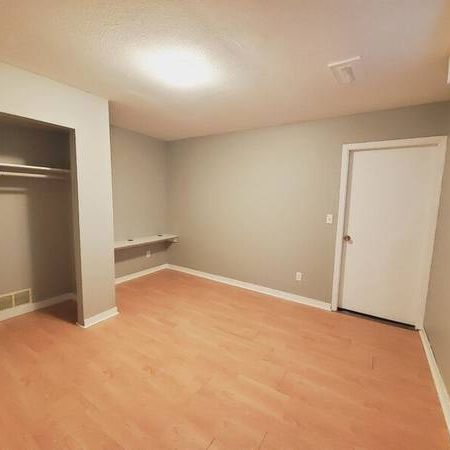 2 bed 1 ba in Central City Kelowna, blocks from Downtown - Photo 4