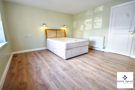 1 Bedroom Flat/Apartment To Let - Photo 2
