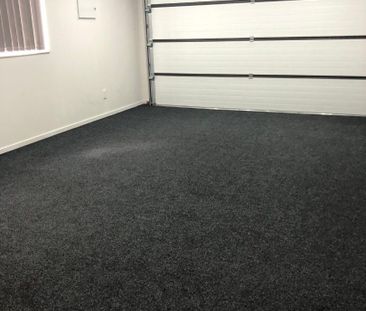 Stylish, Near New Standalone Home for Rent in Mangere East - Photo 4