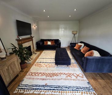 4 bedroom detached house to rent - Photo 2