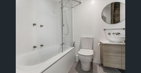 Broadway living with character, charm and convenience - Photo 5