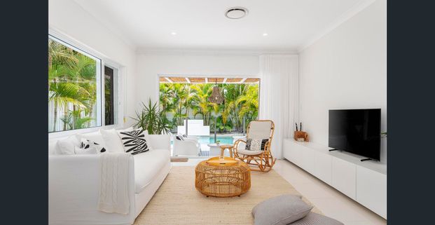 THE ULTIMATE MERMAID BEACH LIFESTYLE AWAITS - Photo 1