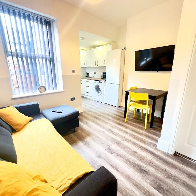 3 bedroom terraced house to rent - Photo 1