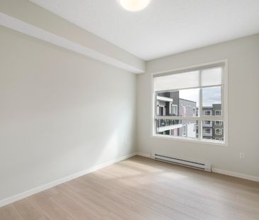 2416-33 Carringham Gate Nw - Photo 2