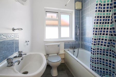 2 bedroom property to rent - Photo 4