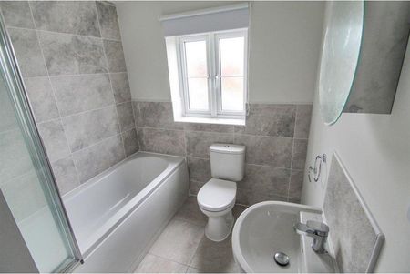 8, Lloyd Way, Ludlow - Photo 3