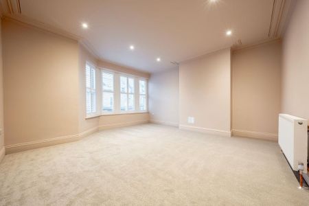 4 bedroom terraced house to rent - Photo 2