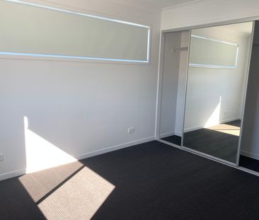 Practical, Modern Living in Sought-After Birtinya - Photo 2