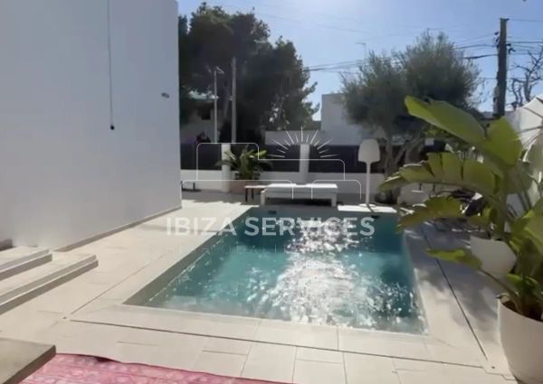 Charming 3-Bedroom Townhouse with Private Pool in Cala de Bou – Available for Yearly Rental