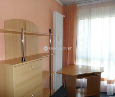 Kiadó újszerű állapotú panel lakás - Pécs - Fotó 1