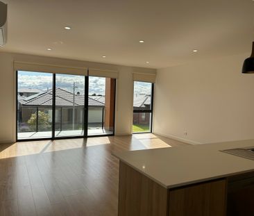 21 Carrick Street, Point Cook VIC, Belconnen - Photo 4