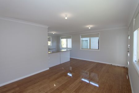 Charming 2-Bedroom Granny Flat in Wallsend - Photo 5