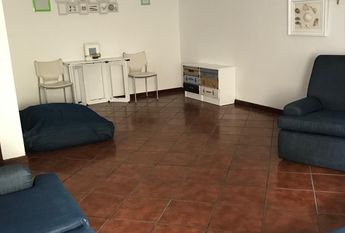 Apartamento T3 Praia da Barra, com cozinha equipada e parcialmente mobilado. Visite!
