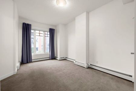 2 Bedrooms 2 Baths in the La Rive Building! (CP153) — 2 Bedrooms 2 Baths in the La Rive Building! (CP153) - Photo 3