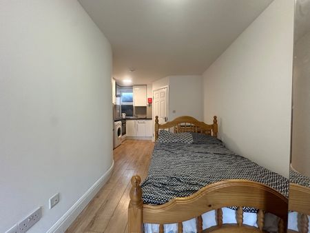 Studio Flat, Mcgovern, NW6 - Photo 3