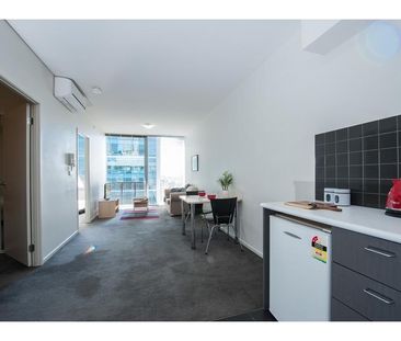 Melbourne | Student Living on Lonsdale | 2 Bedroom Apartment – Larg... - Photo 2