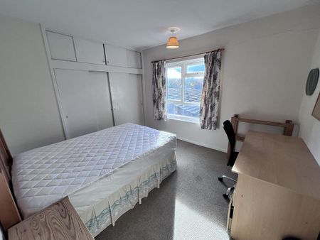 3 bedroom apartment to rent - Photo 4