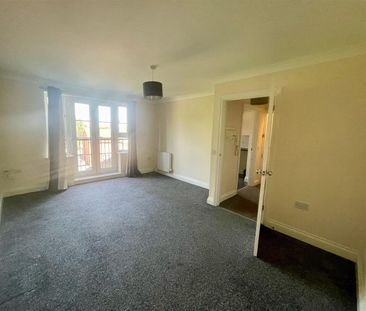 Burnt Mills Road, Basildon - Photo 1