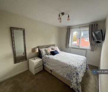 3 bedroom semi-detached house to rent - Photo 4