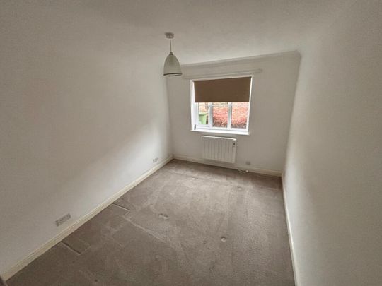 Bishopsgarth, Northallerton - Photo 1