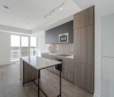 For Lease - 220 Missinnihe Way Unit# 816, Mississauga, Ontario - Photo 3