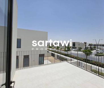 MODERN INTERIOR | COMMUNITY VIEW | FOR RENT - Photo 3