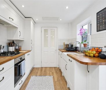 2 bedroom terraced house to rent - Photo 4