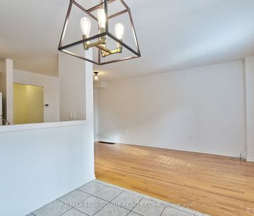 Townhouse For Lease | W8138970 - Photo 6