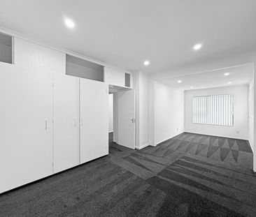Spacious Unit in Ellerslie - Photo 4