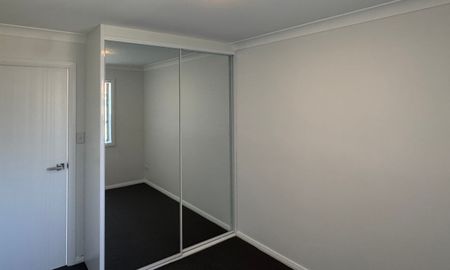 Recently Renovated Two Bedroom Granny Flat - Photo 3