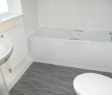 2 bedroom terraced house to rent - Photo 3