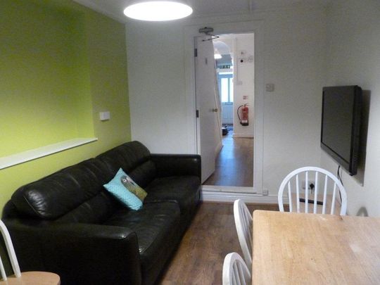 4 bedroom house to rent - Photo 1