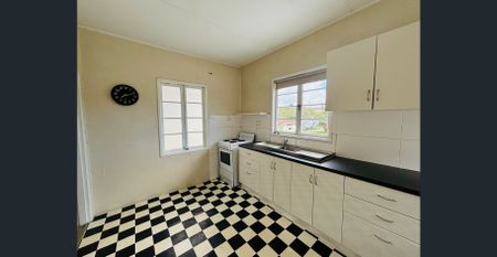 Short walk to Portside & Racecourse Road - Photo 4